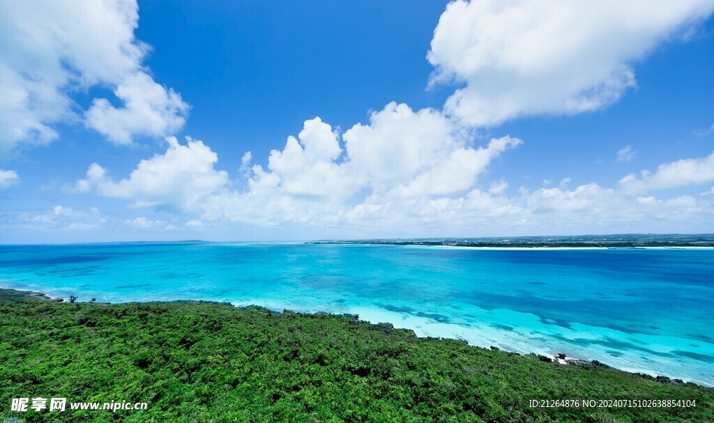 碧蓝色海水