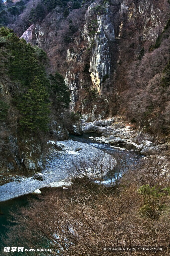 峡谷