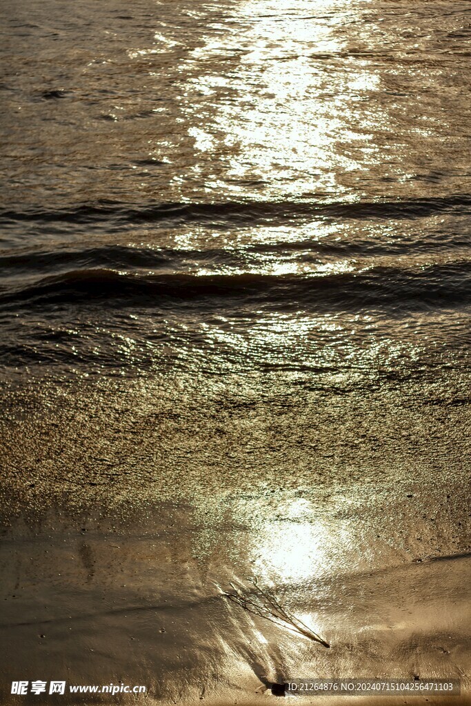 黄昏海浪
