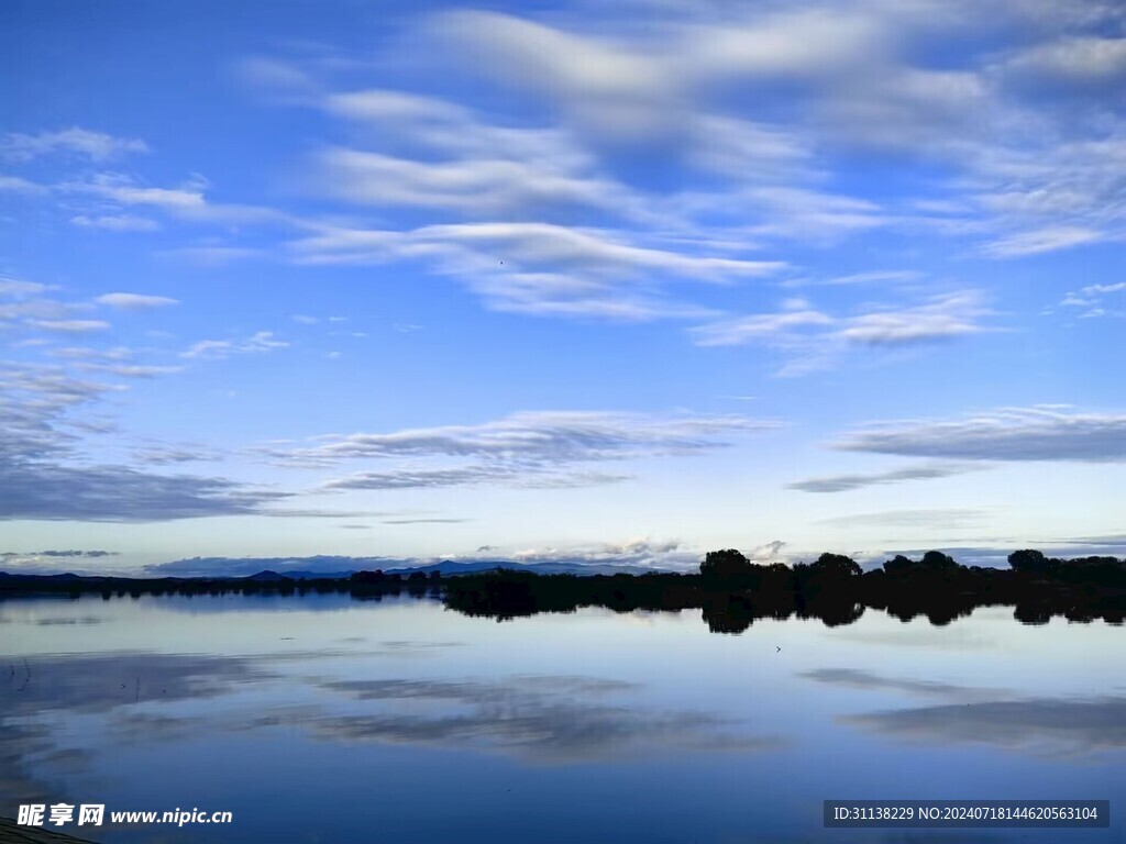 天空江景