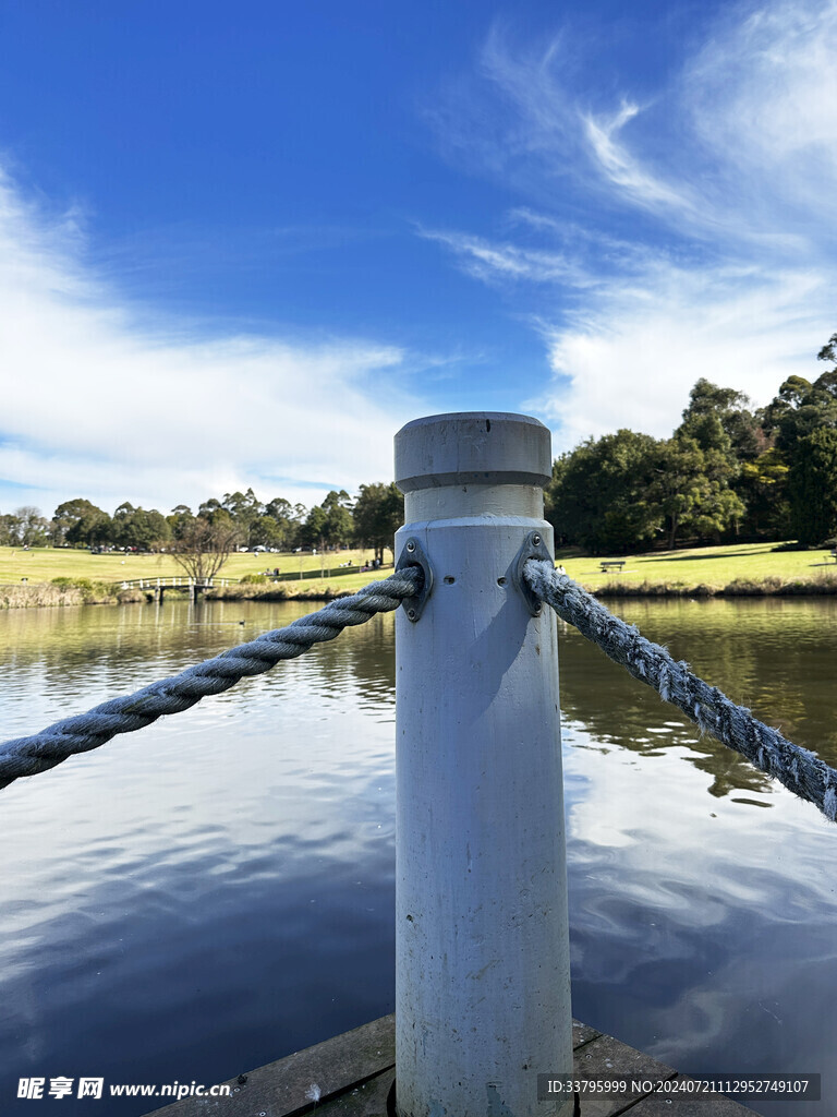 湖边围栏