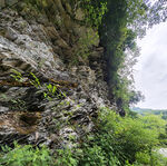 山间岩石 