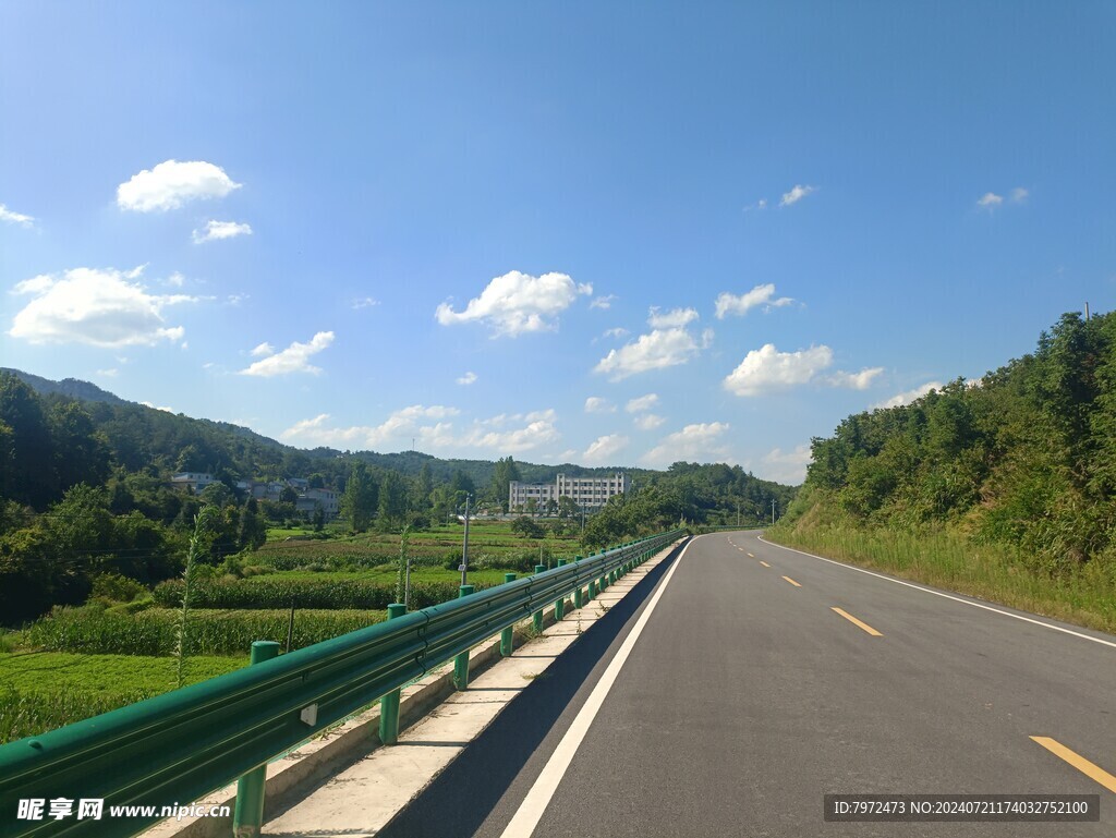 夏日晴空