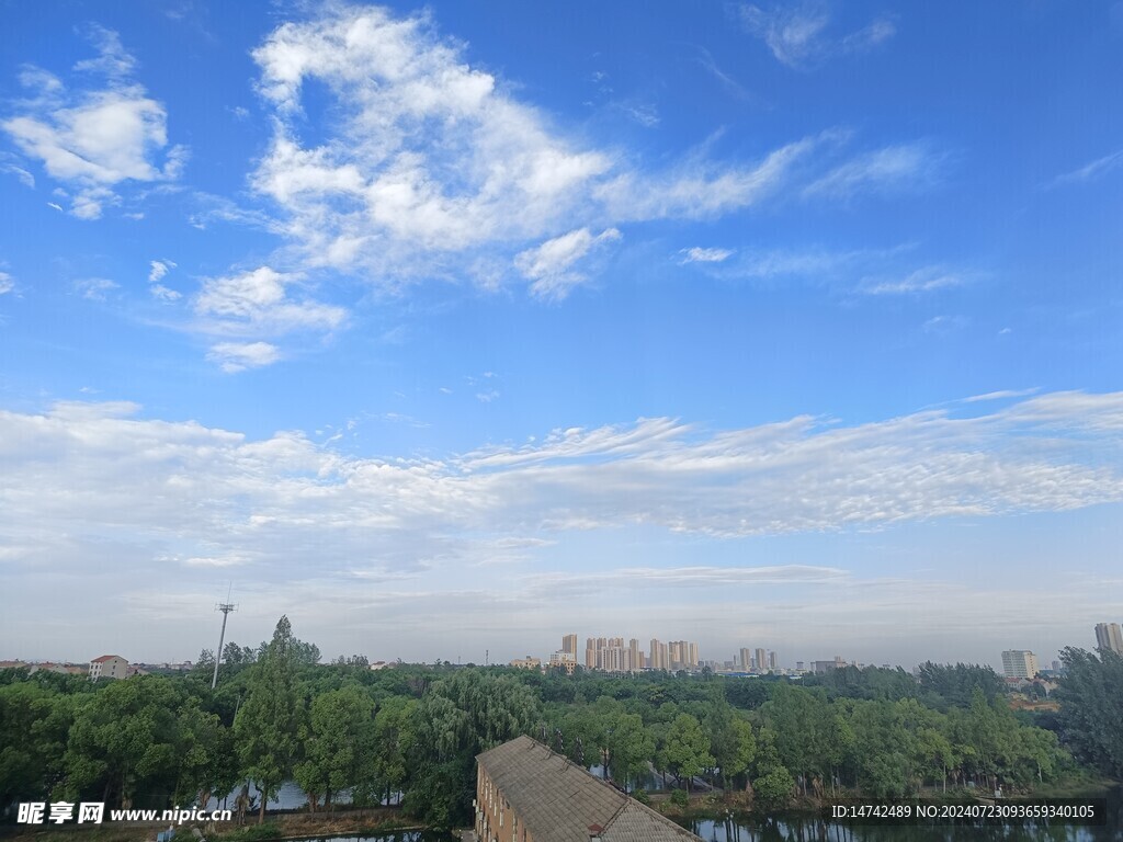 蓝天白云