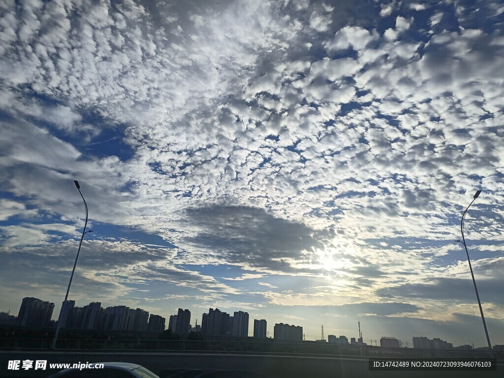 蓝天白云