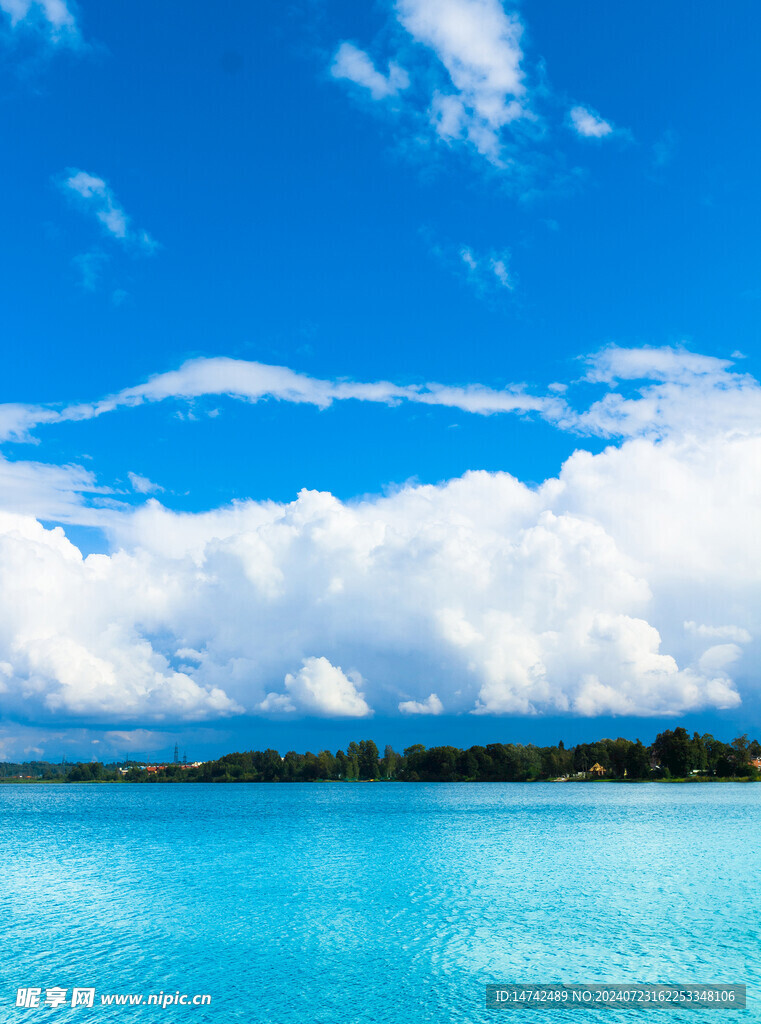 大海蓝天