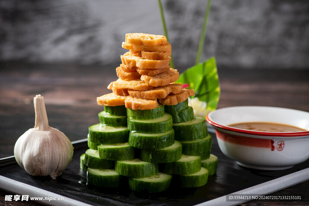 刺黄瓜拌油条