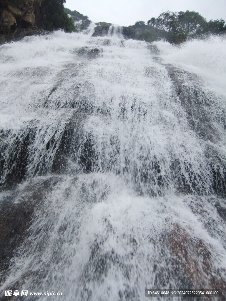 瀑布溪流山谷大自然摄影美景图片