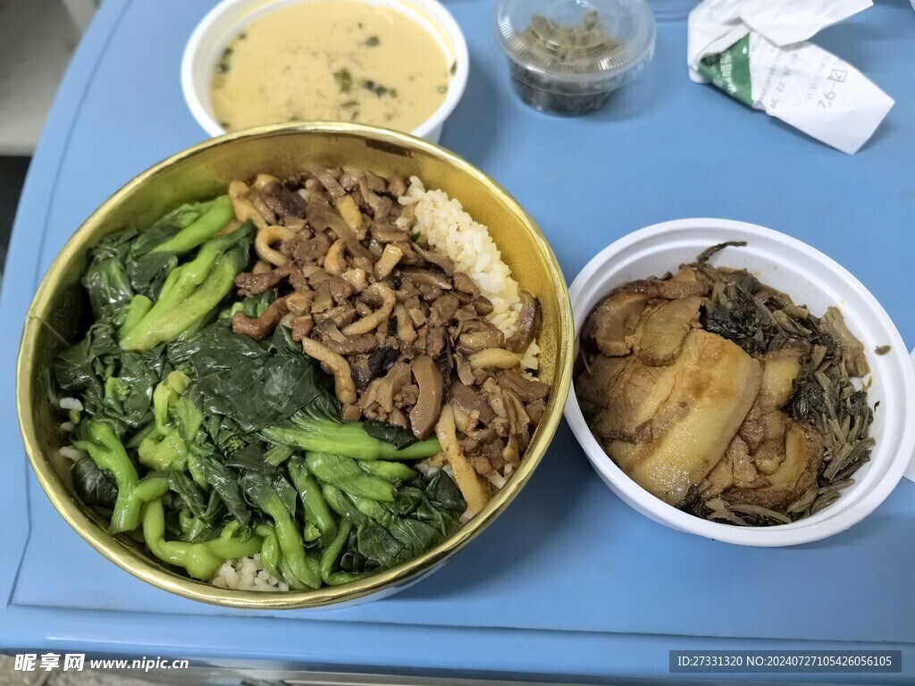 快餐卤肉饭