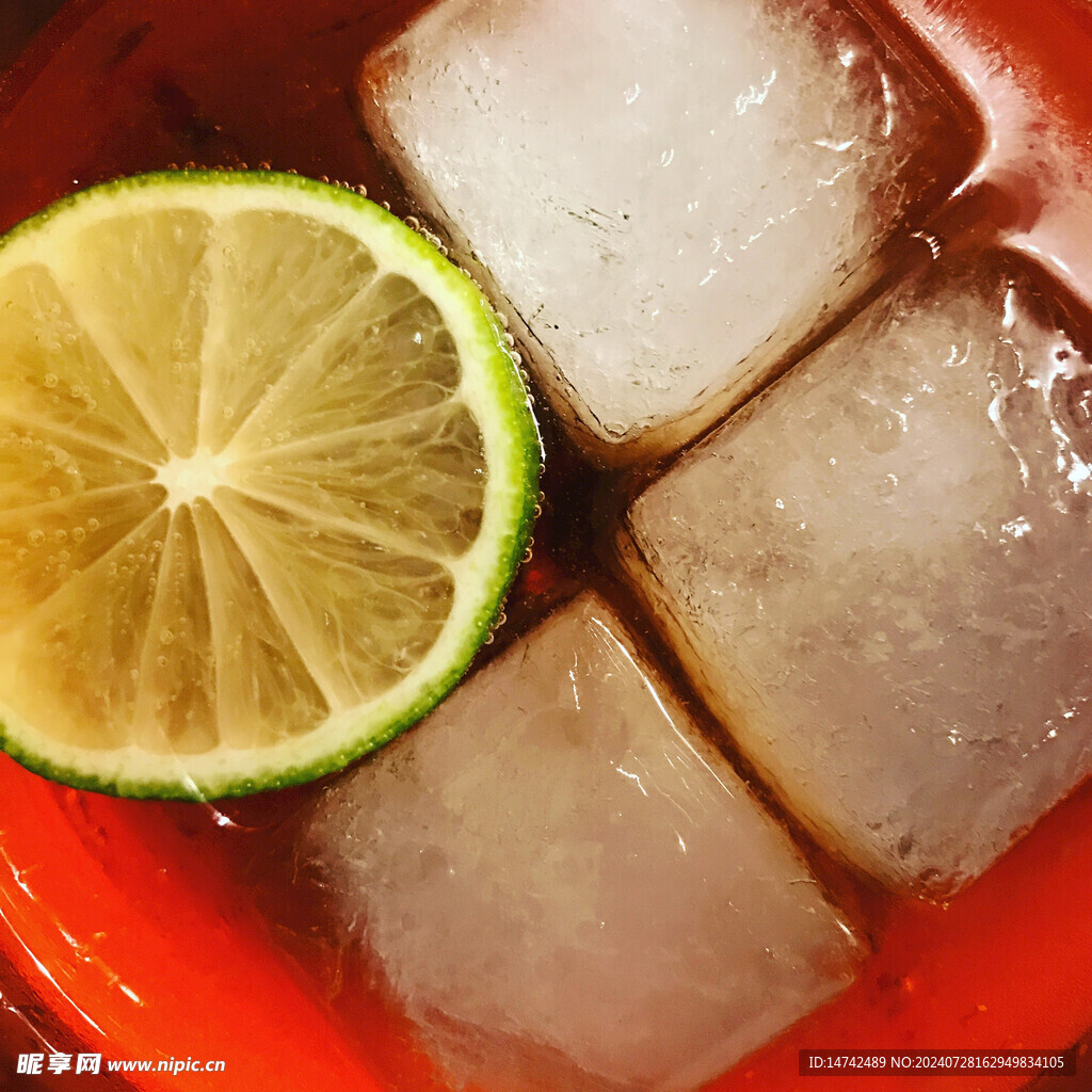 冰柠檬水