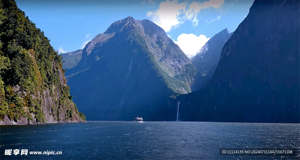 新西兰米福峡湾风光