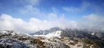 远山雪景