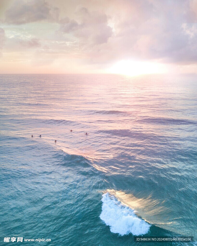 海浪霞光