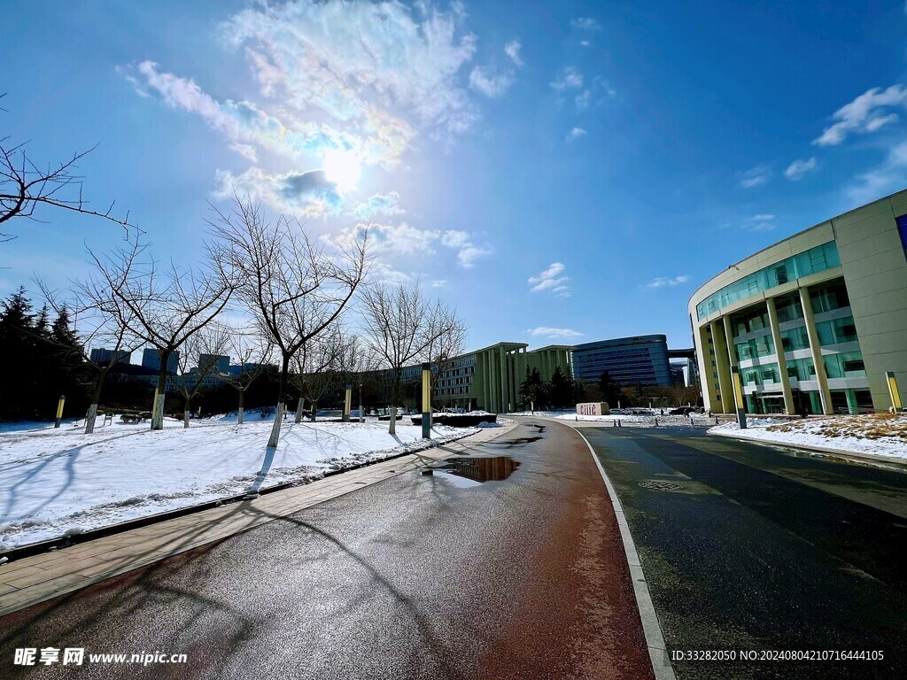 城市雪景