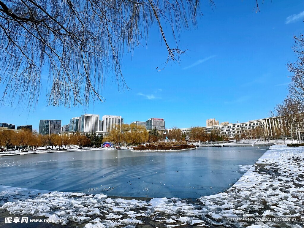 城市雪景