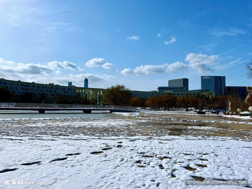 城市雪景