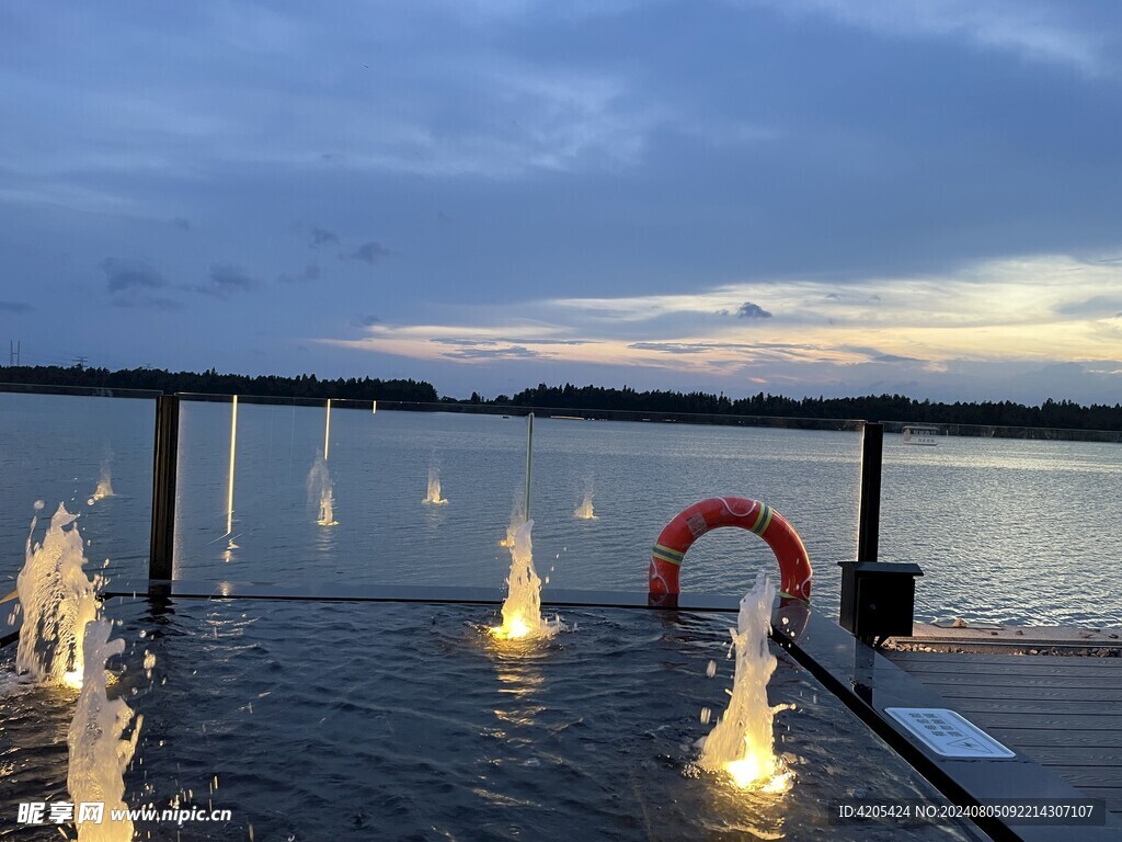 潭江河边的夕阳西下风景