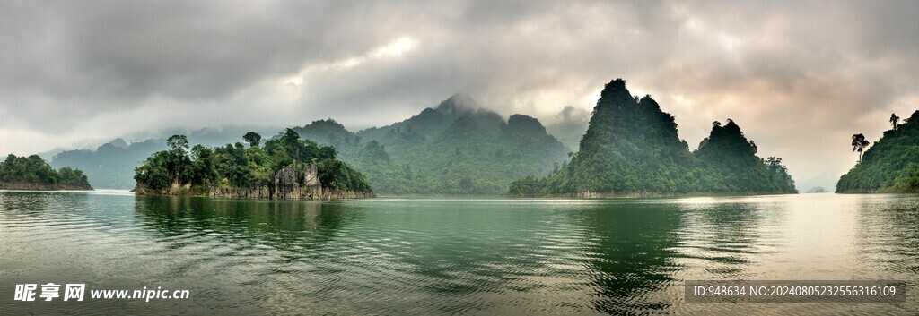 山清水秀全景