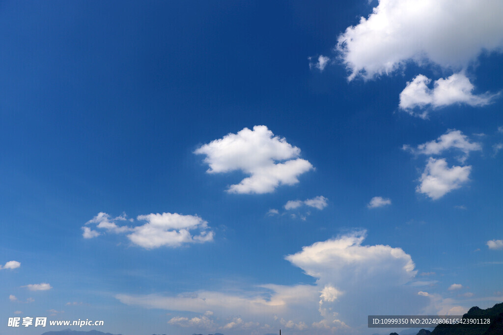 蓝天白云