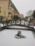 下雪的庭院
