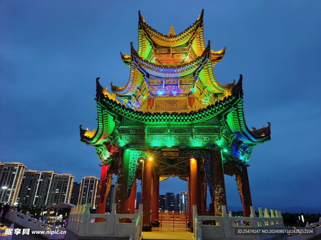胭脂湖