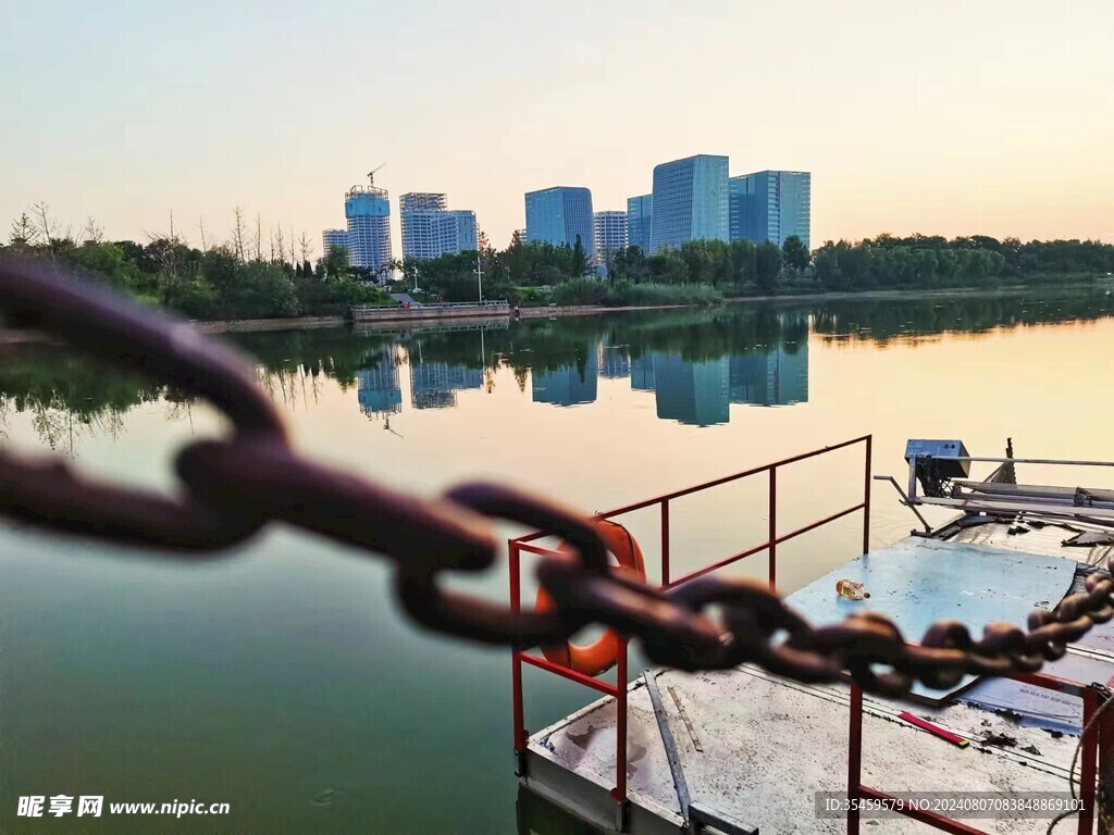 湖景特写