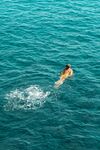 海中游泳