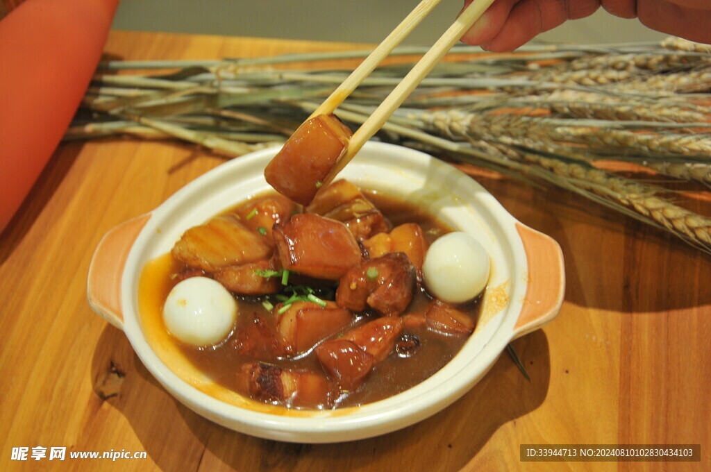 鸽蛋红烧肉