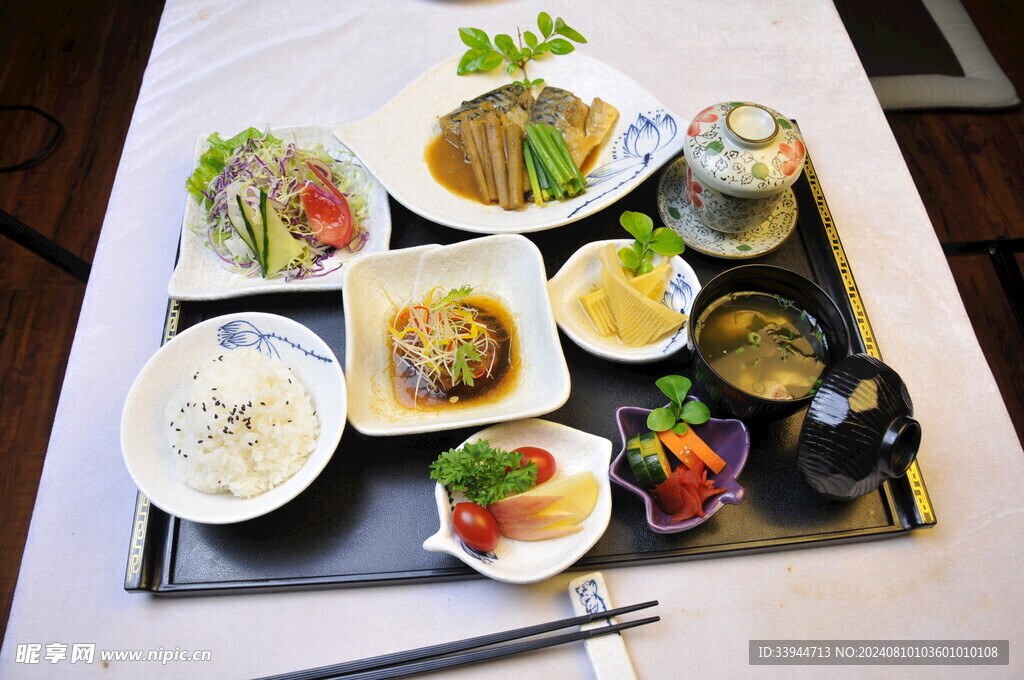 煮青花鱼定食