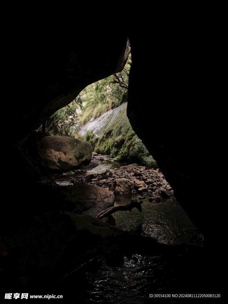 峡谷洞穴图片