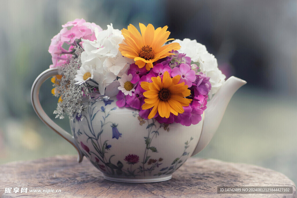 茶壶插花装饰