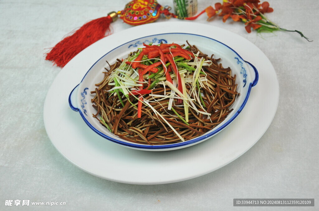 油泼黑豆腐