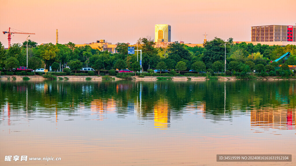 城市黄昏