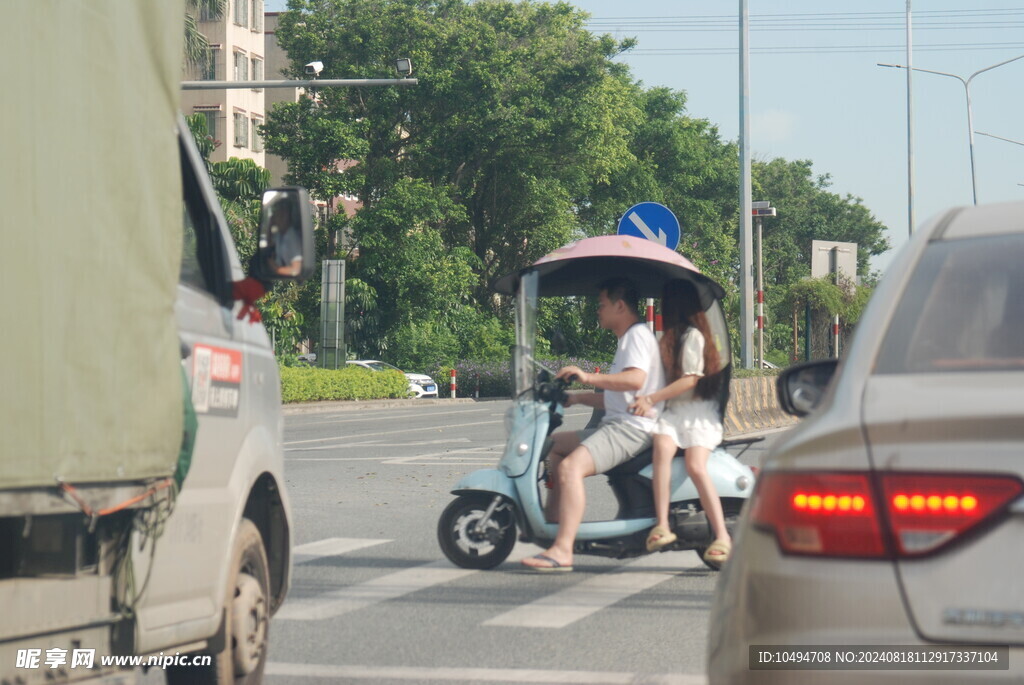 电动车载客