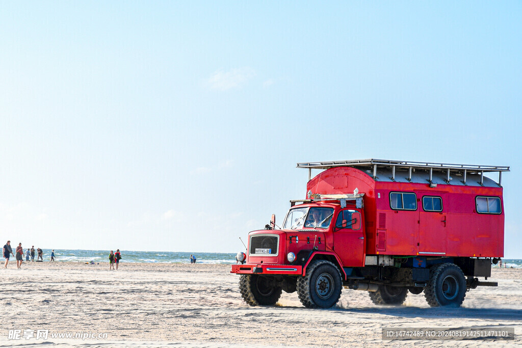 红色大卡车