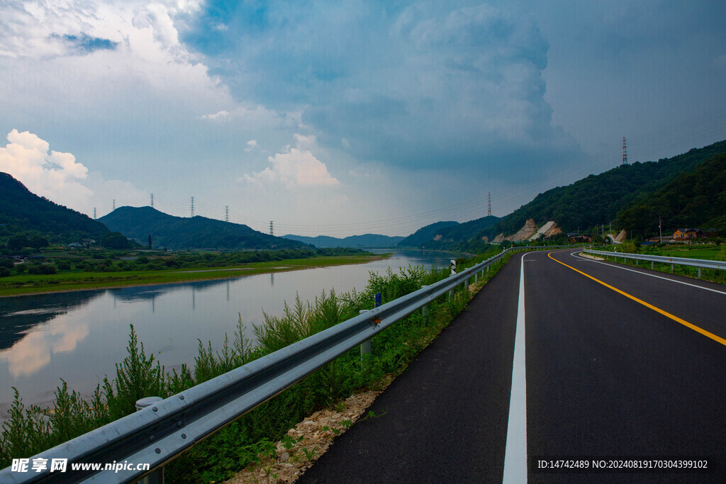 公路河流自然风光