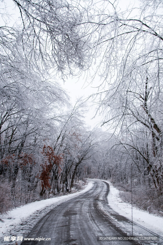 冬季雪天公路风景