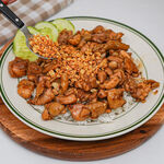 黑胡椒炒鸡肉盖饭