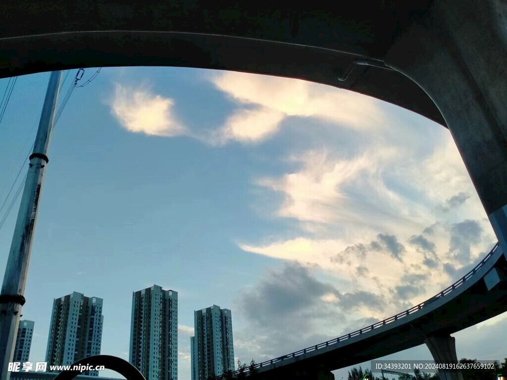 云