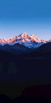 蓝色天空巍峨雪山