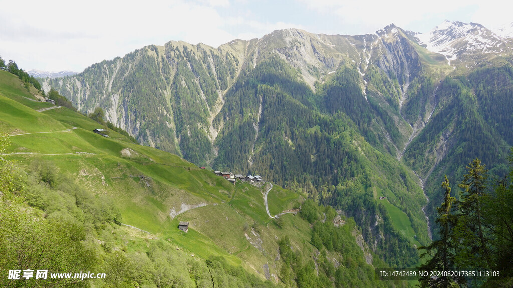 青山连绵风景