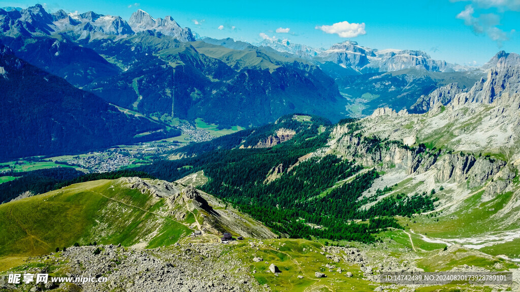 青山连绵风景