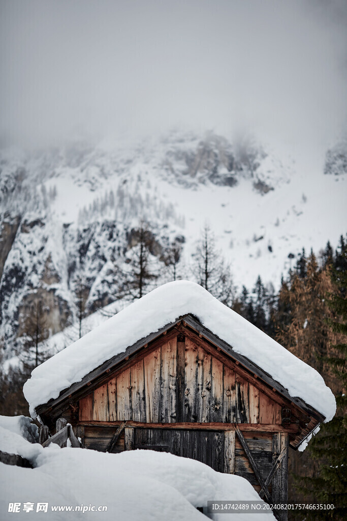  雪山雪景