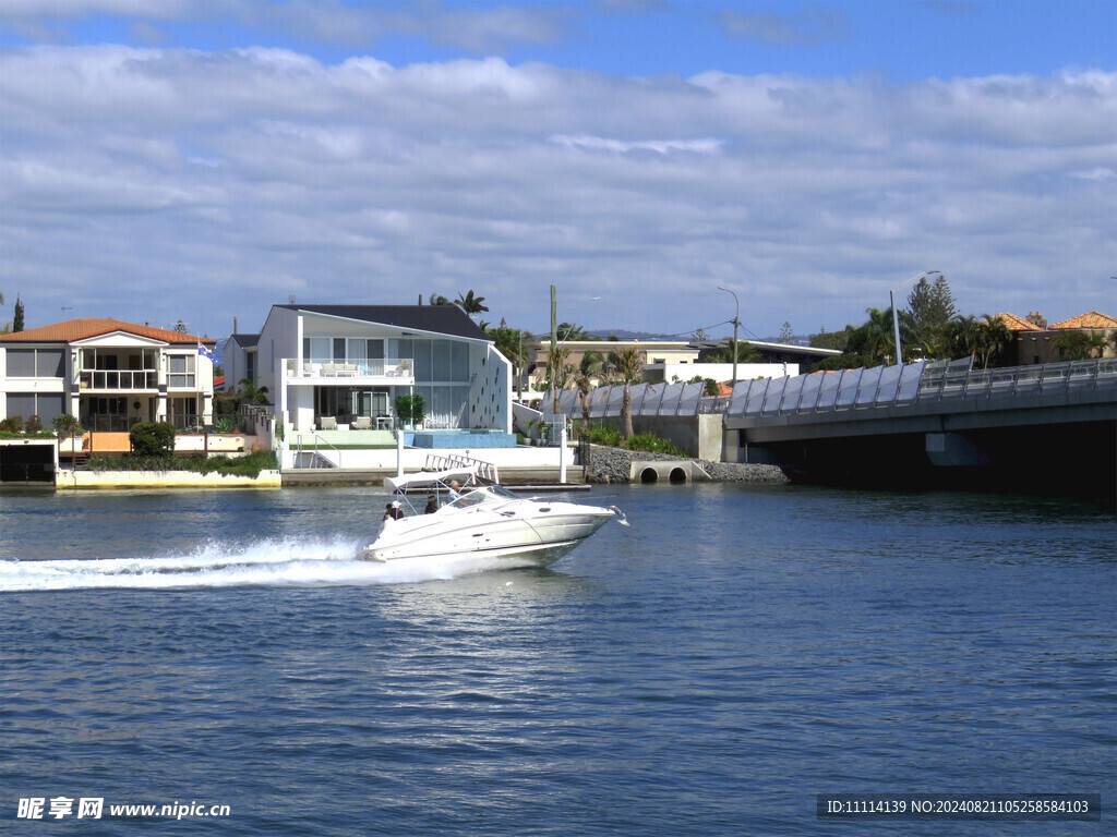 黄金海岸城市海滨风景