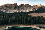高山森林湖泊