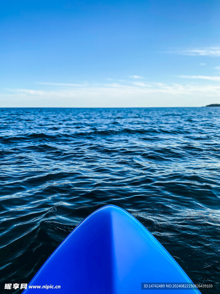 蓝色天空密歇根湖