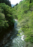 山间流水