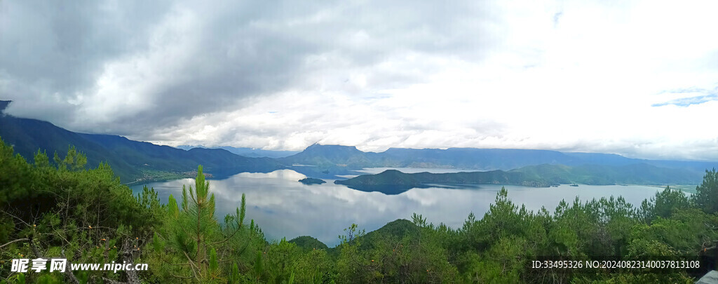 云南泸沽湖观景台全景景点