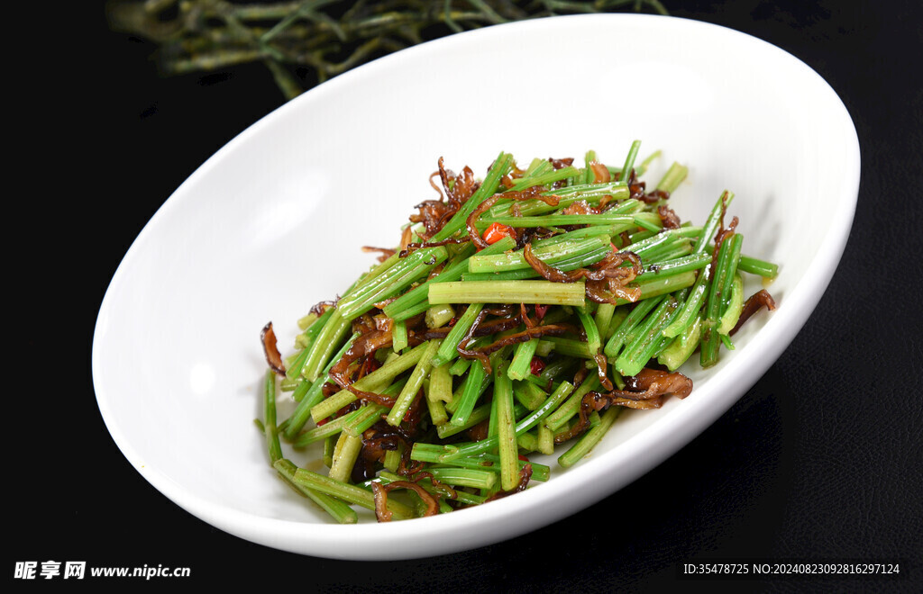 麦芹谷香腊肉