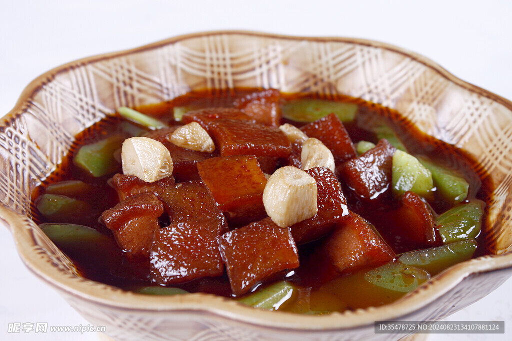 青笋红烧肉
